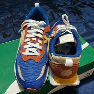 Puma blazing blue-puma white tennis shoes